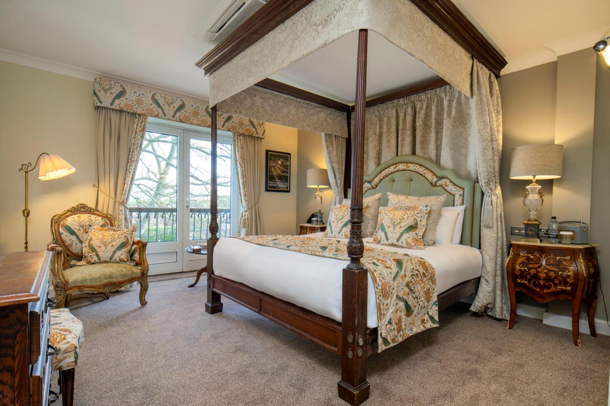 The Three Swans Hotel, Market Harborough, Leicestershire Экстерьер фото