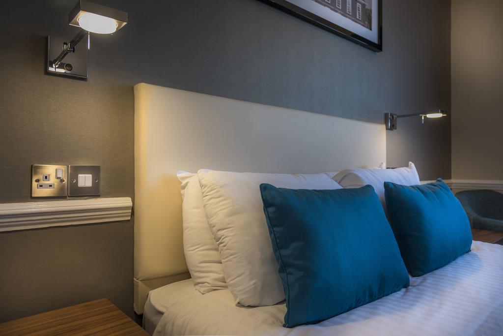 The Three Swans Hotel, Market Harborough, Leicestershire Экстерьер фото