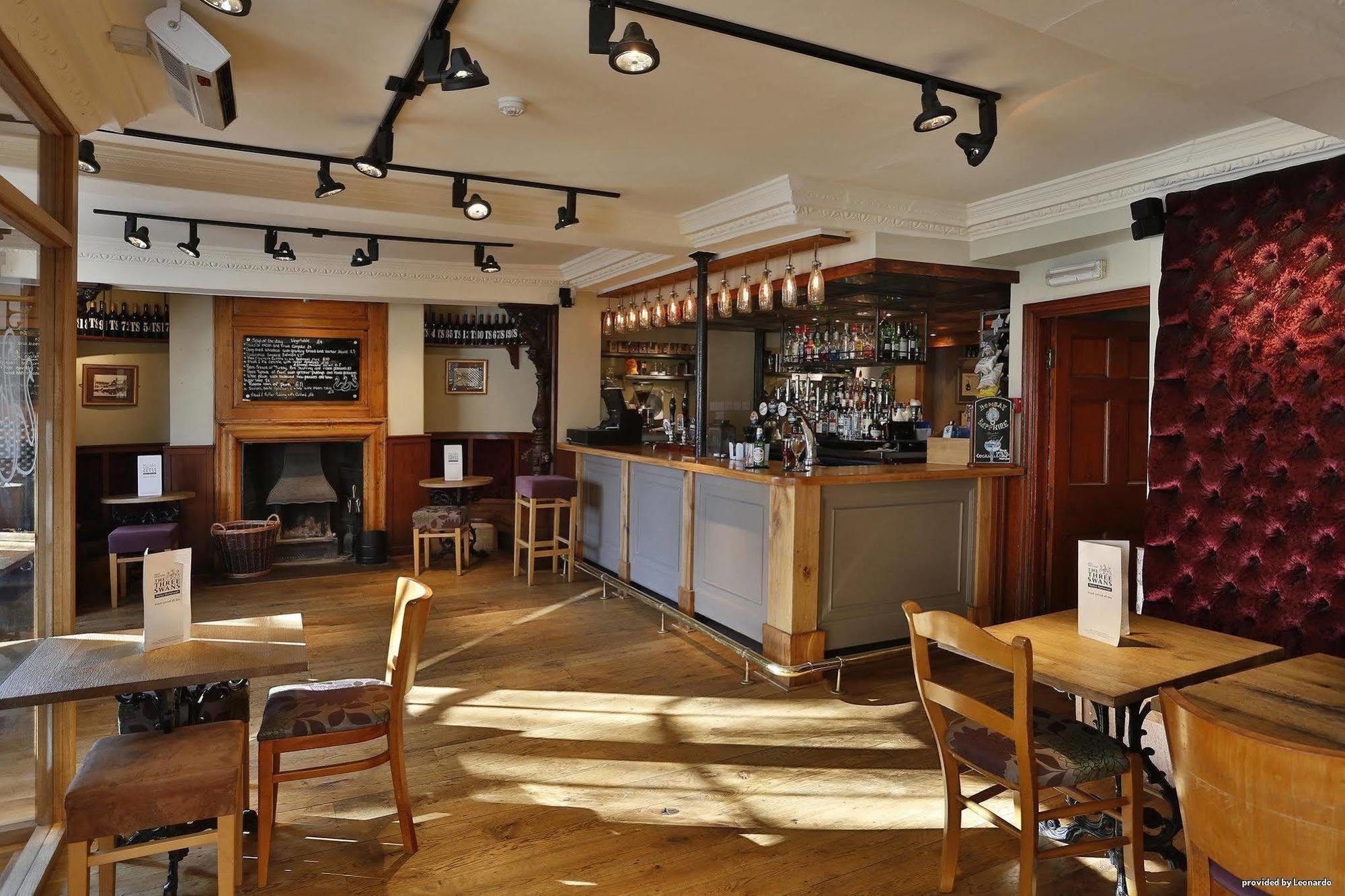 The Three Swans Hotel, Market Harborough, Leicestershire Экстерьер фото